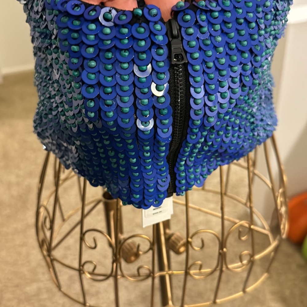 Alice and Olivia sequins crop top - Picture 4 of 9